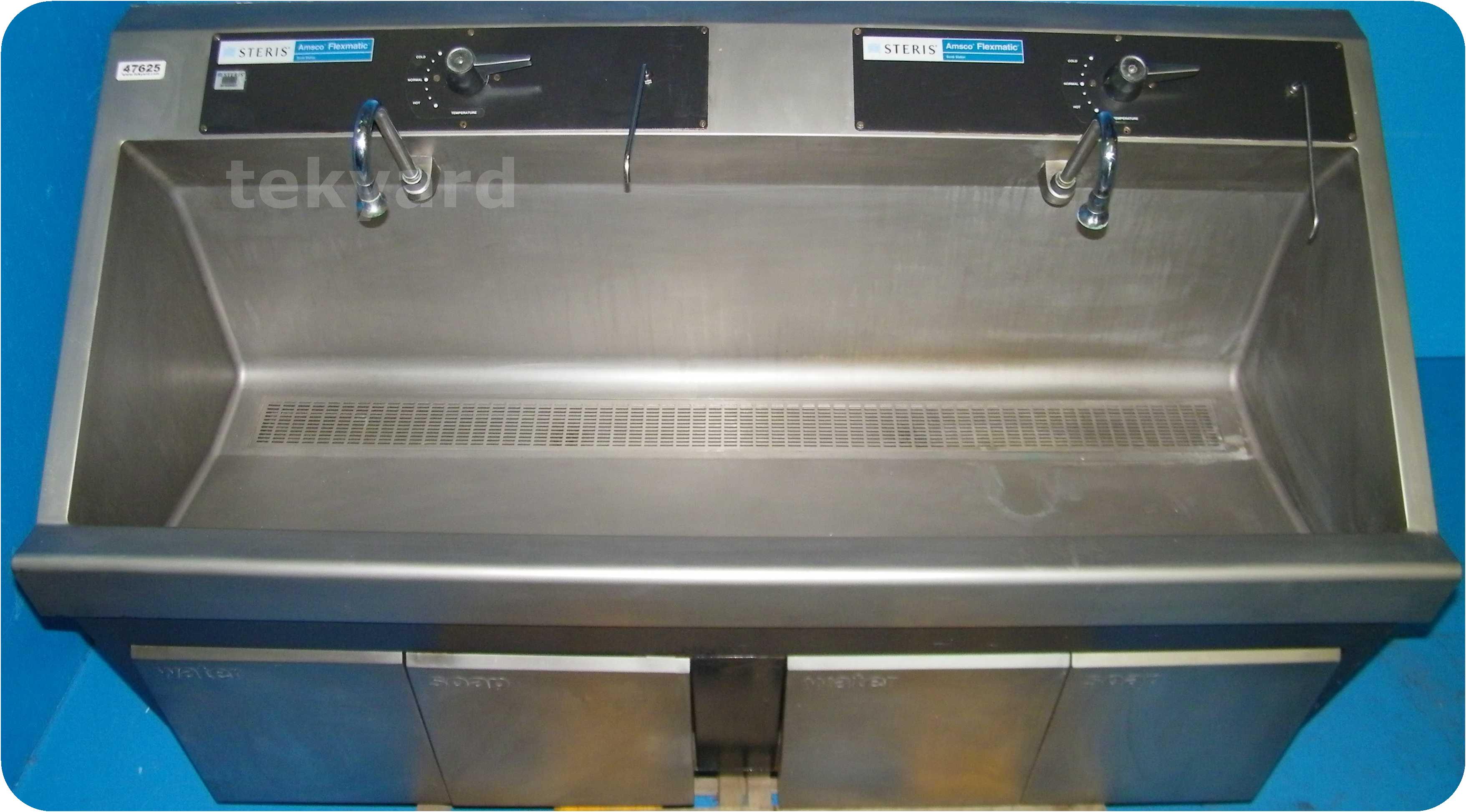 AMSCO Flexmatic - Stainless Steel Scrub Sinks