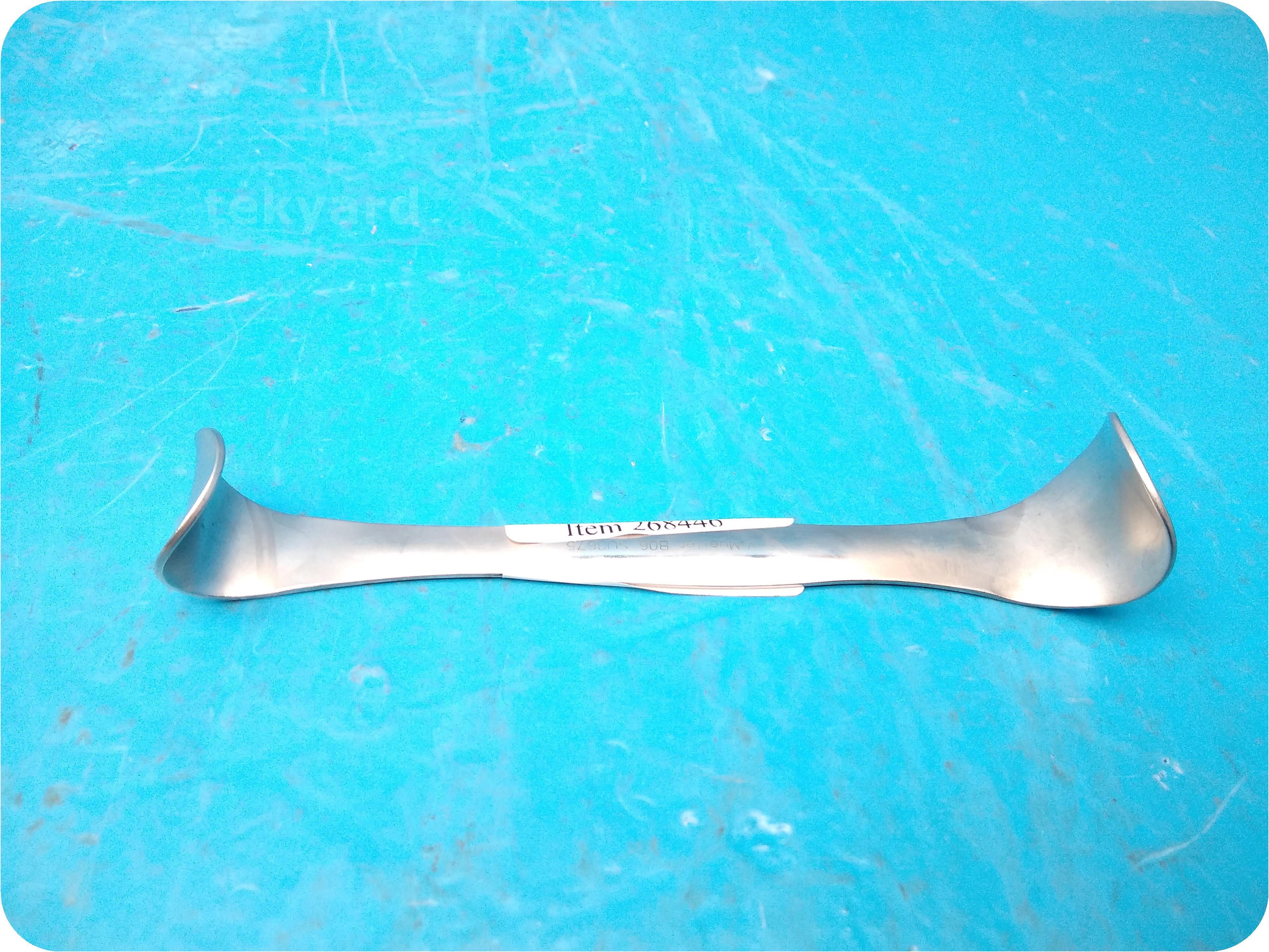 tekyard, LLC. 268446 Goulet Retractor