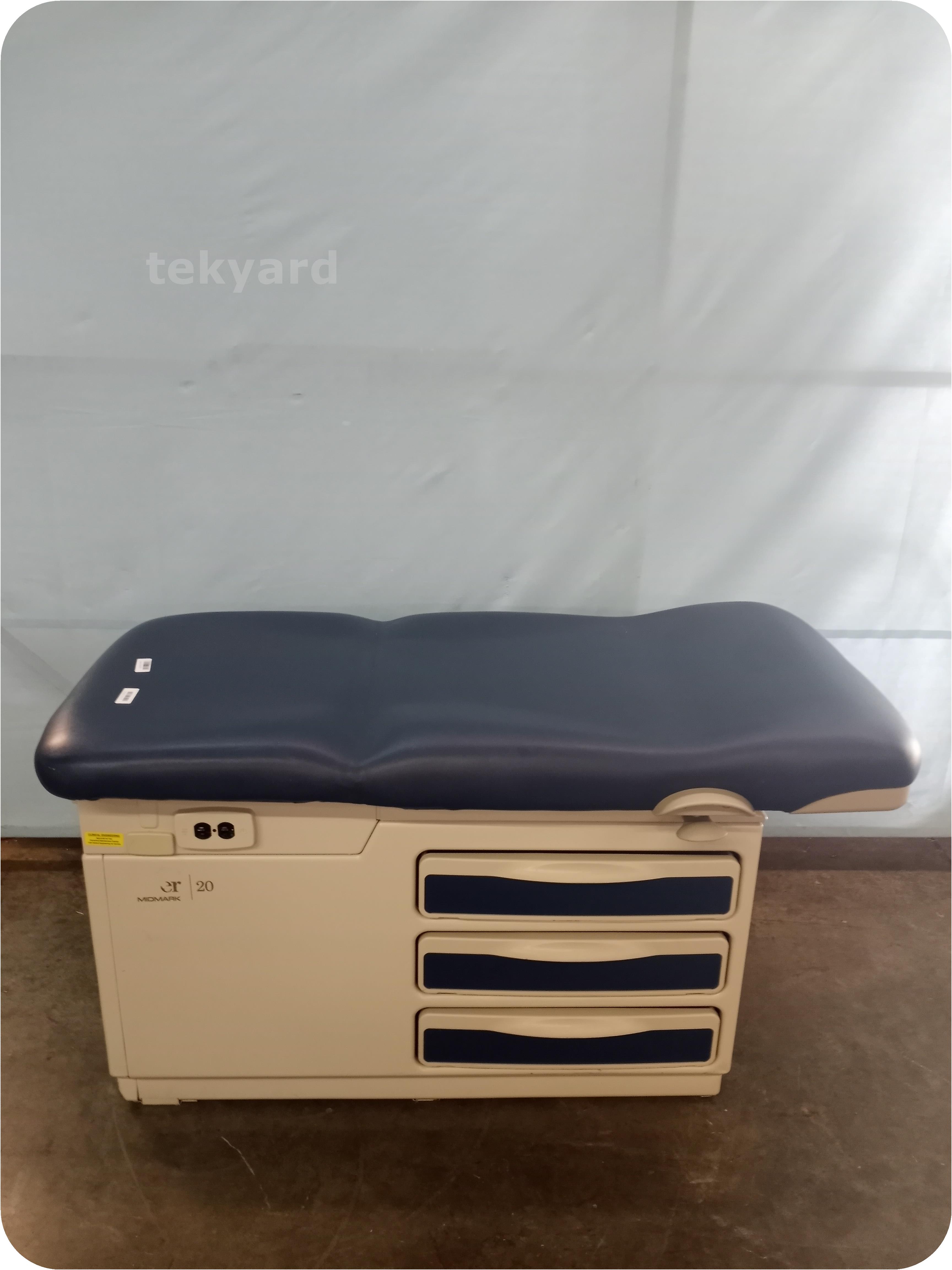 tekyard, LLC. 283959Midmark Ritter 204 Examination Table