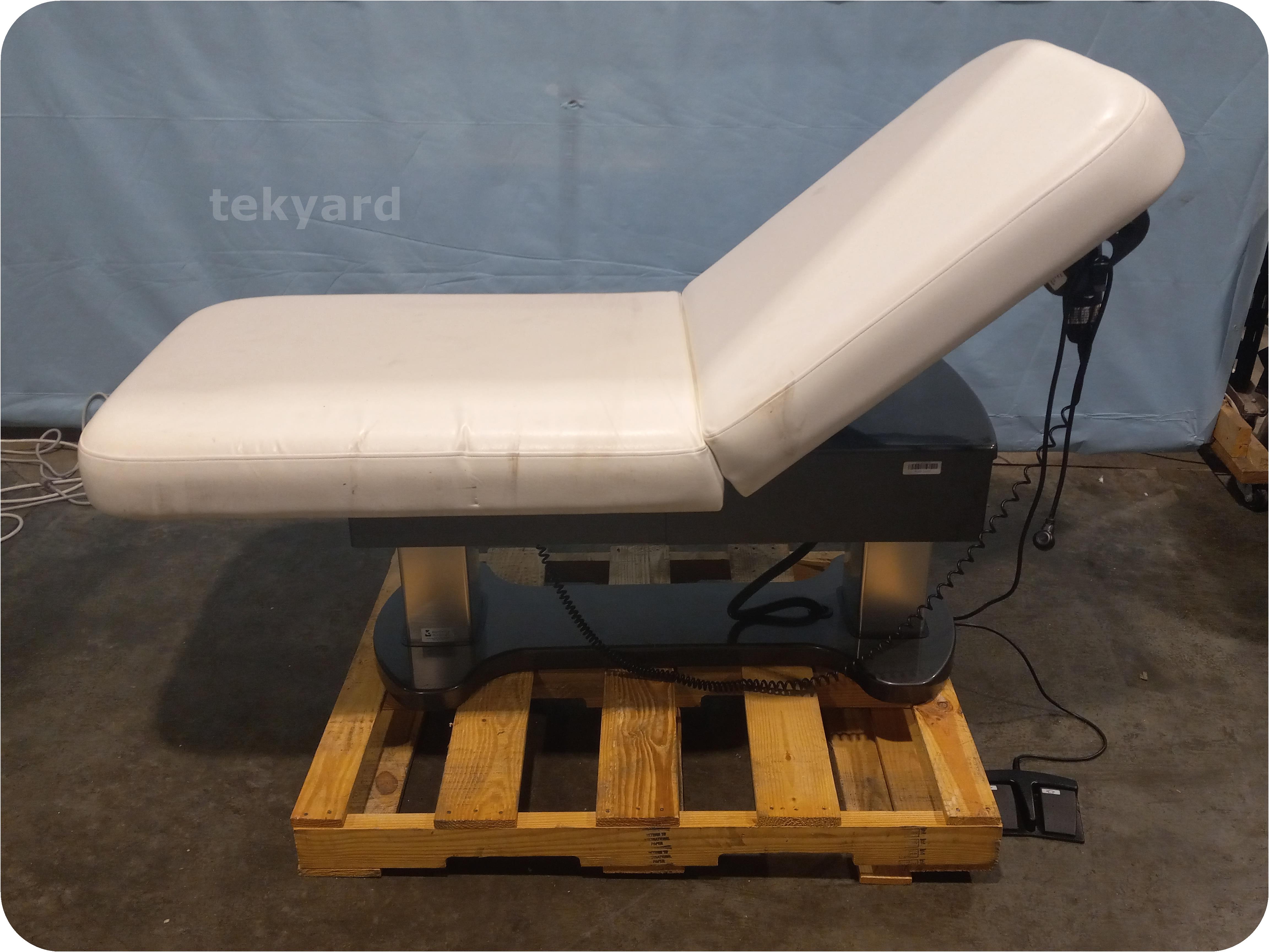 tekyard, LLC. 304862Earthlite Medical Electric Lift Exam Table