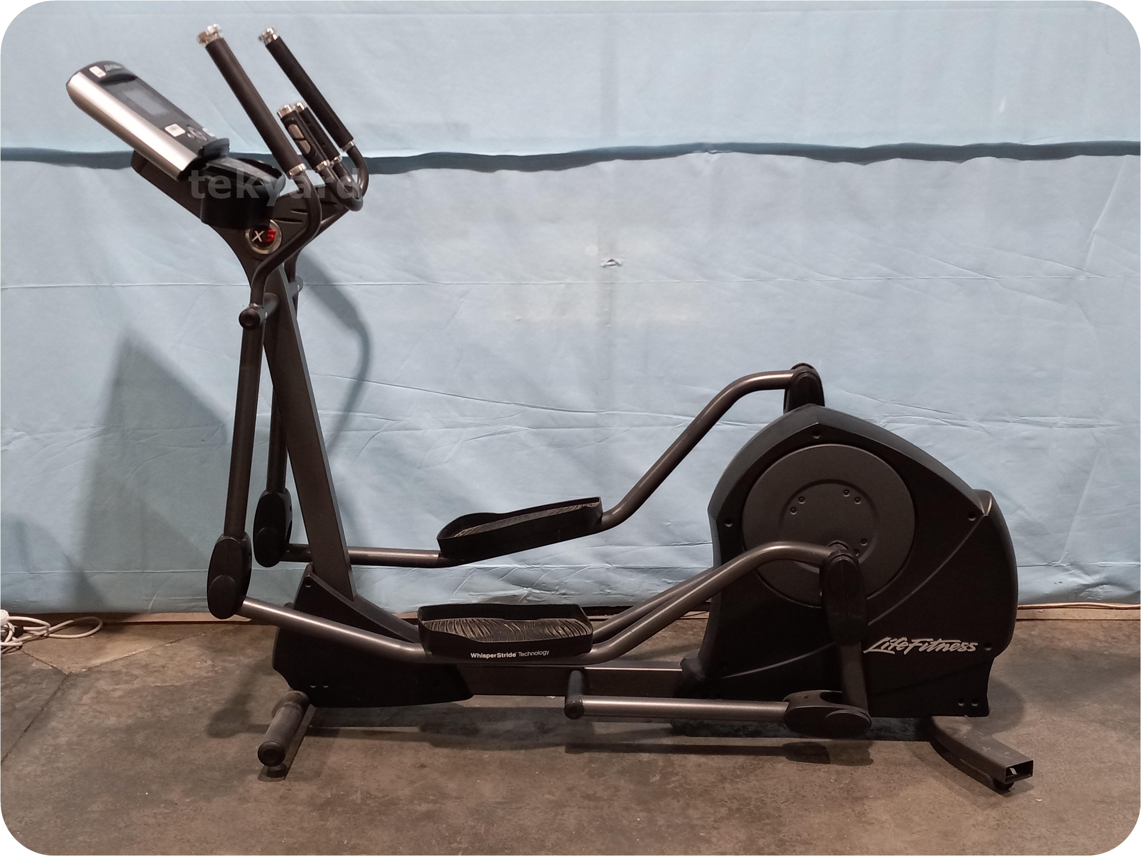 tekyard, LLC. 306557Life Fitness X3 Elliptical Cross Trainer