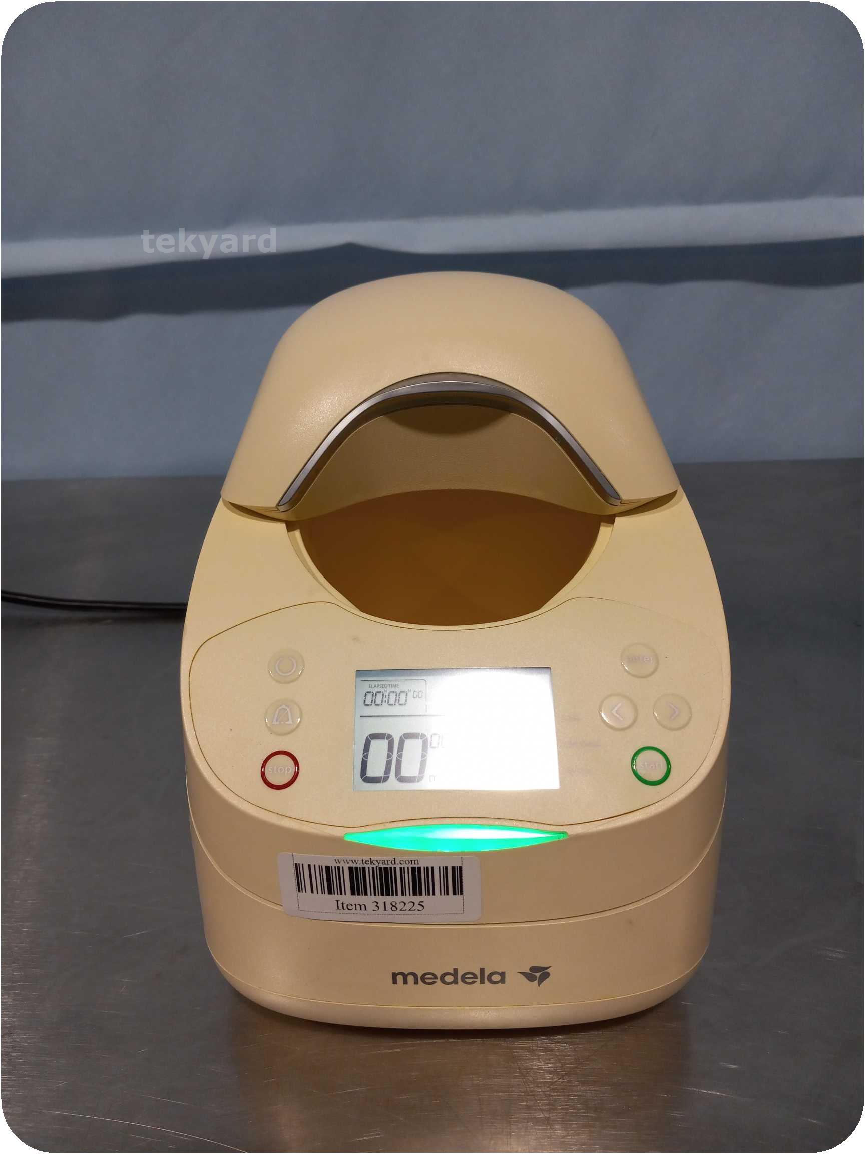tekyard, LLC. 318225Medela 87115 Digital Waterless Milk Warmer