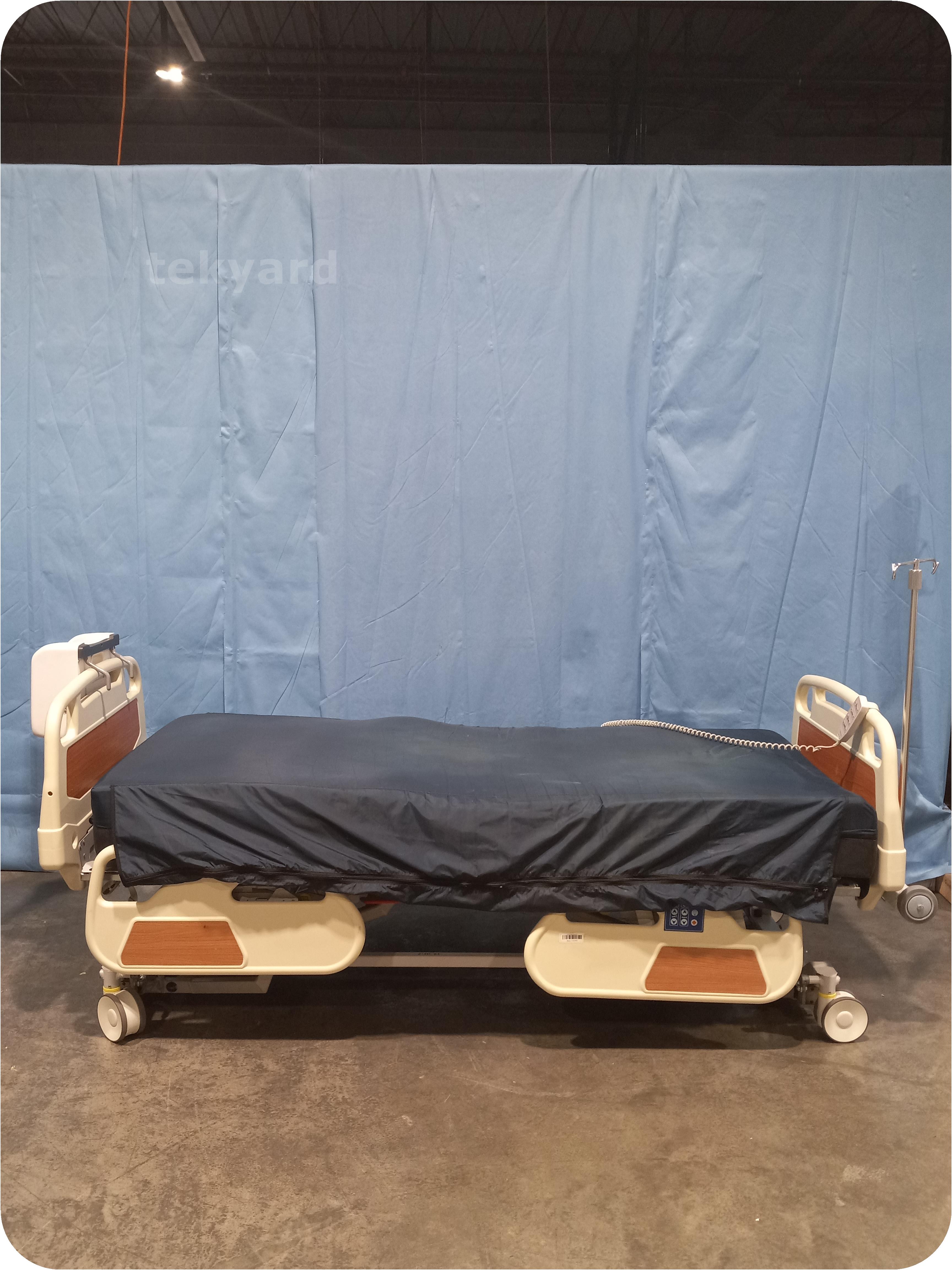 tekyard, LLC. 328569Usine Rotec Versatech 1100 Bariatric Hospital Bed