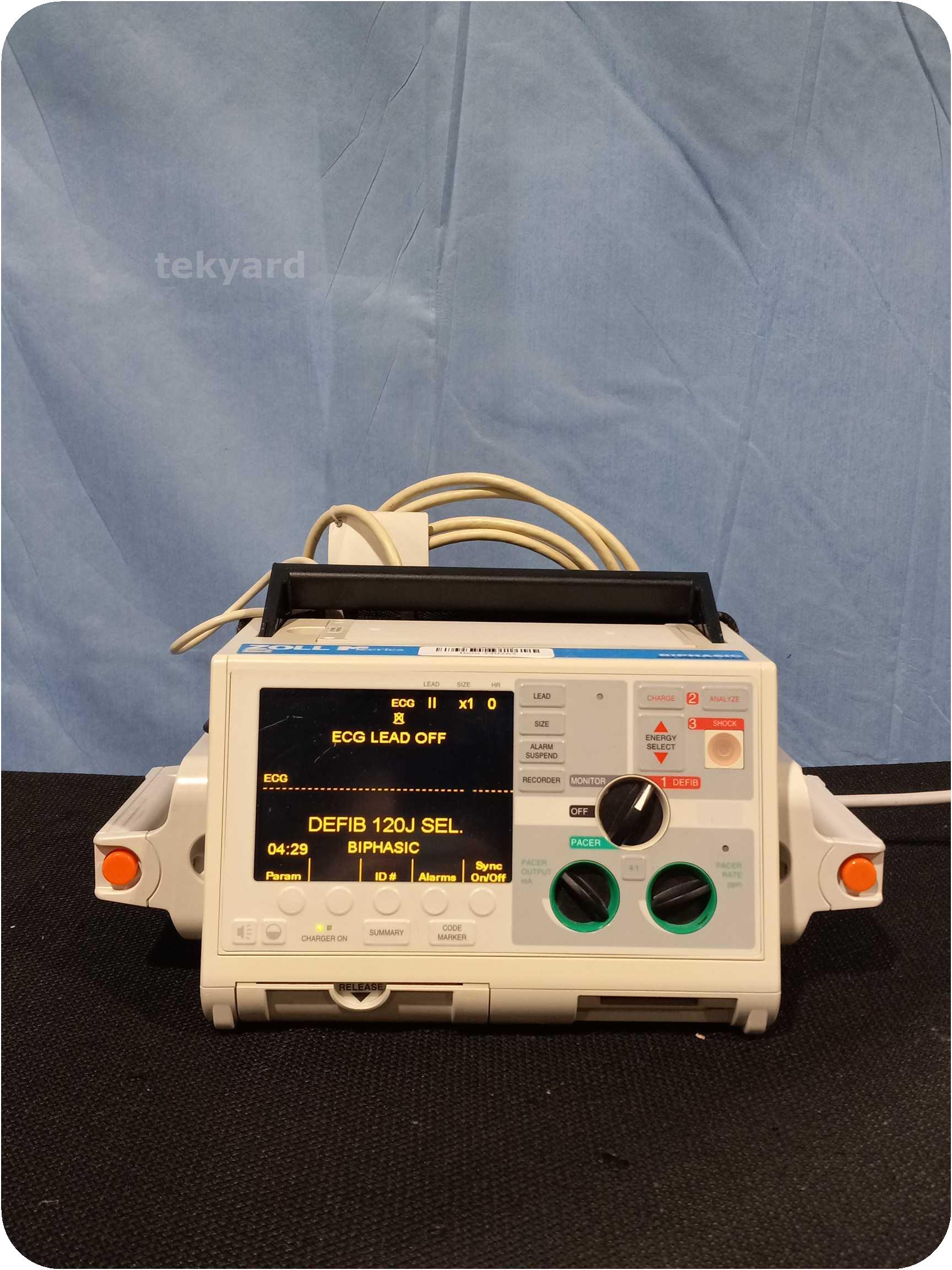 tekyard, LLC. 340265Zoll M Series Biphasic 200 Joules Max Defibrillator