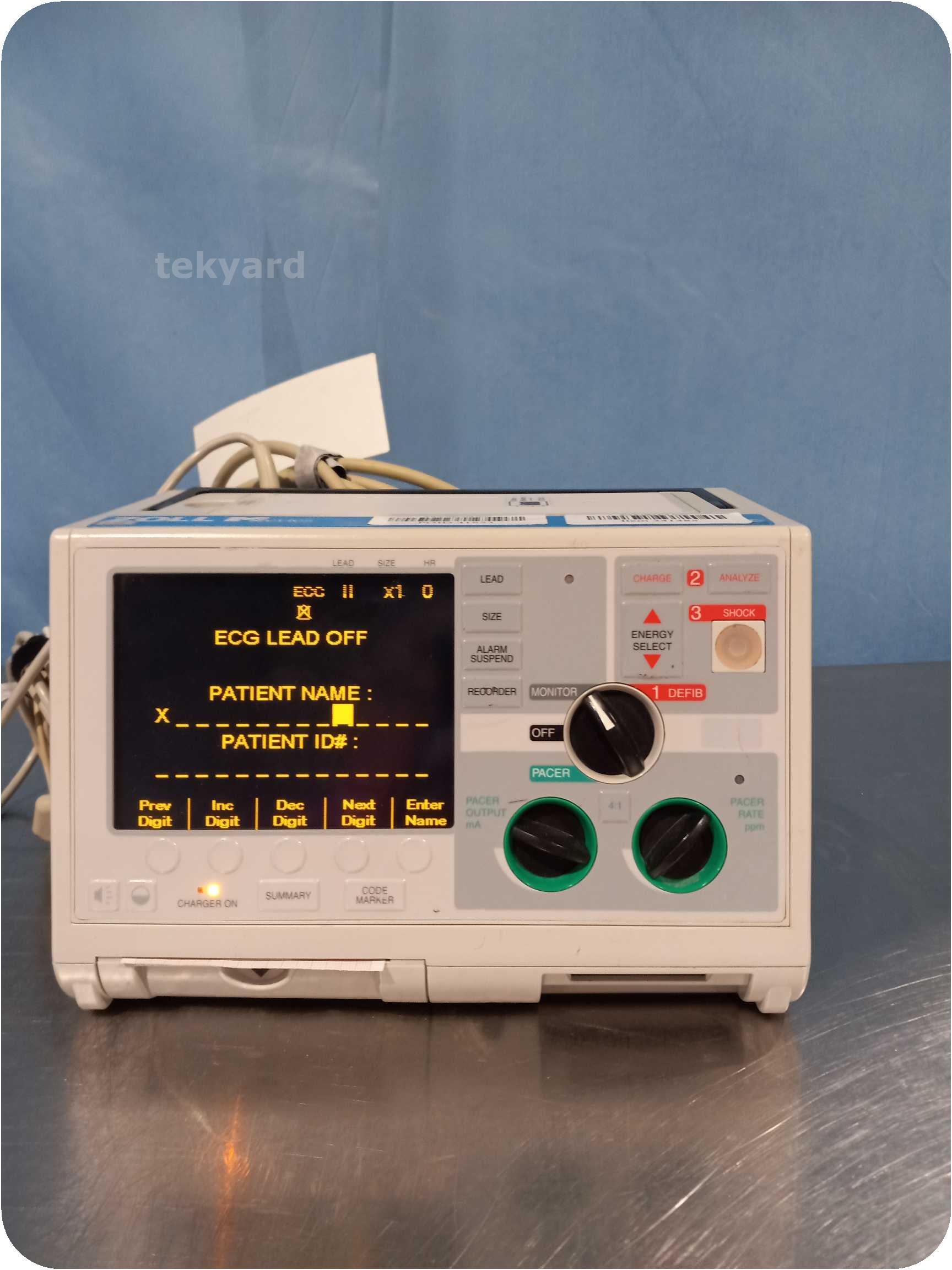 tekyard, LLC. 341485Zoll M Series Biphasic 200 Joules Max Defibrillator
